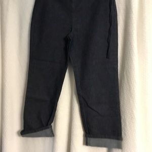 DKNY Capri pants